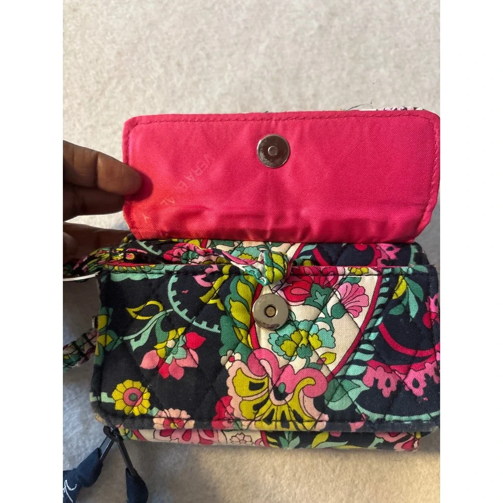 Vera Bradley Wristlet Wallet Womens Small‎ Blue Pink Floral Good Quilted Paisley